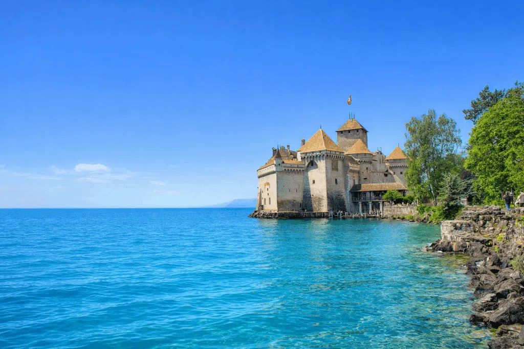 Castelo de Chillon às margens do Lago Léman