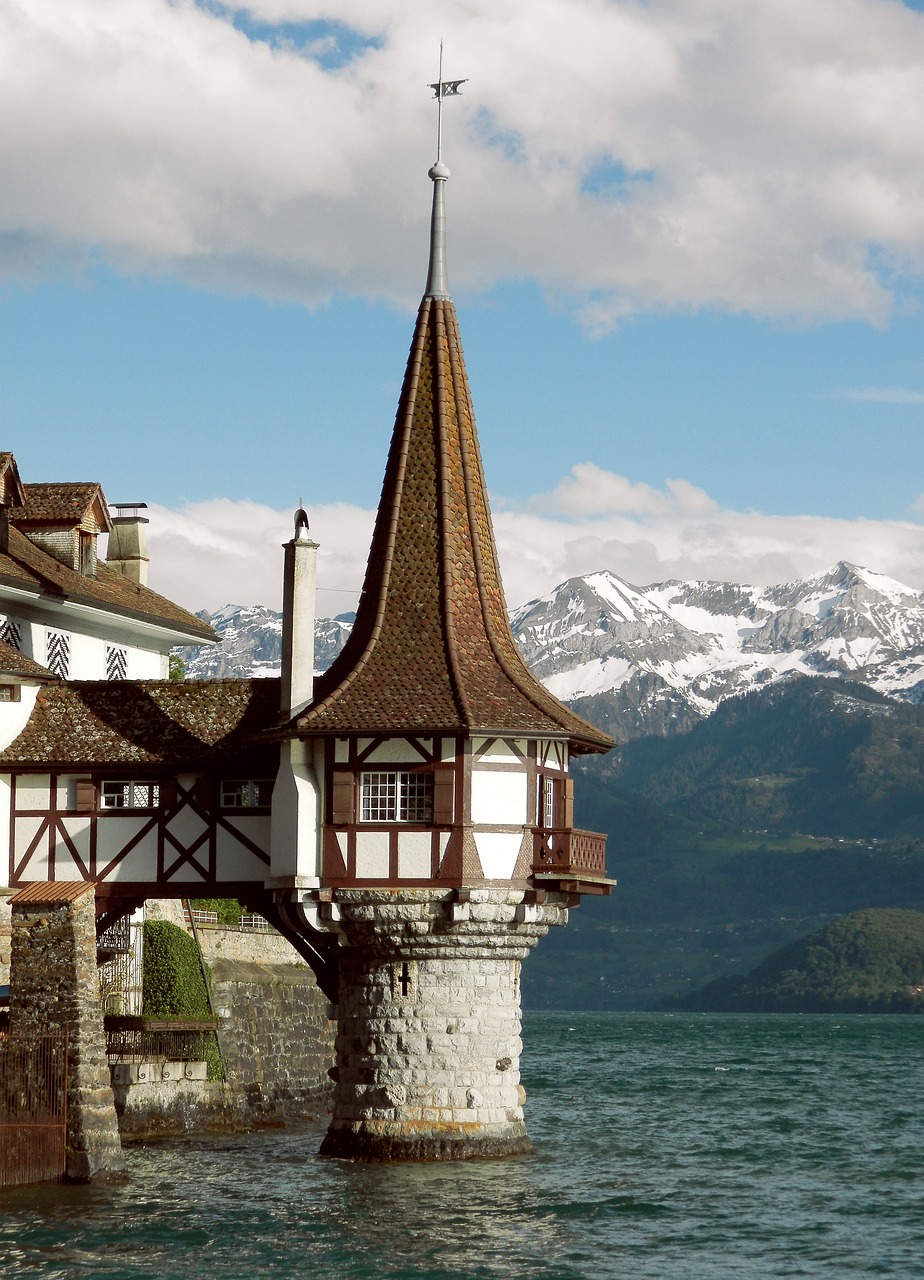oberhofen-castle-4959705_1280 Oberhofen, Suíça