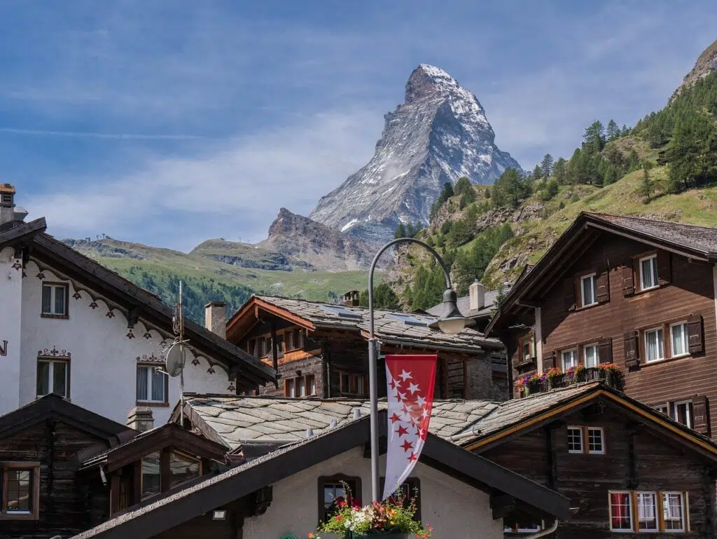 Vila de Zermatt aos pés do Matterhorn