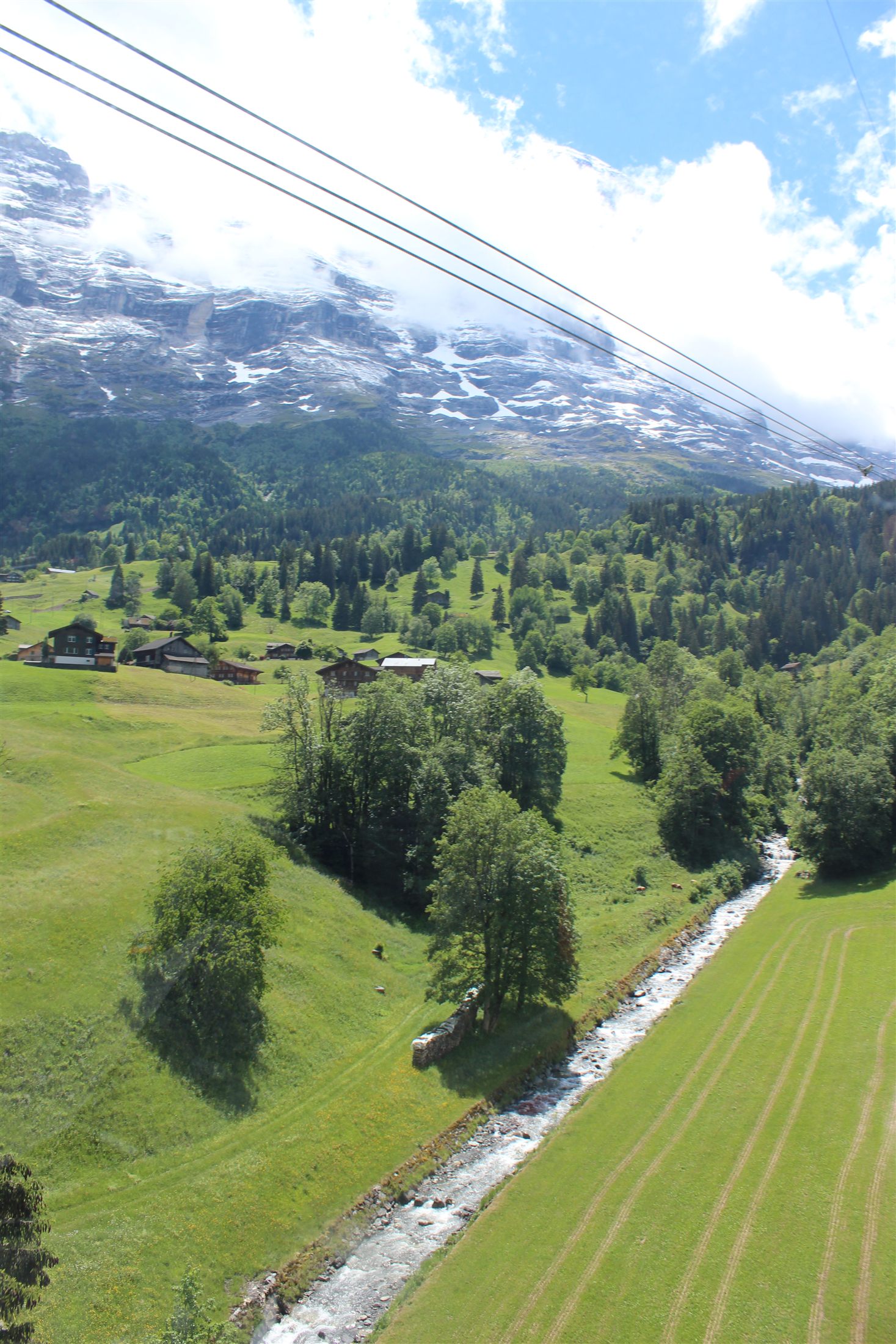 Prados de Grindelwald sob o Eiger