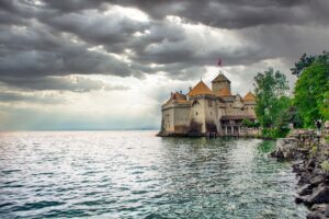 O Castelo de Chillon sobre o Lago Léman, perto de Montreux, na Suíça