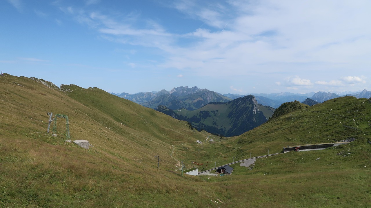 Vista dos Alpes a partir de Rochers-de-Naye, acima de Montreux