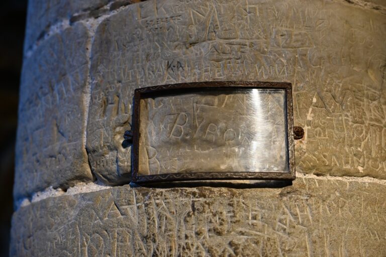 O Prisioneiro de Chillon: Bonivard, Byron e a masmorra do castelo