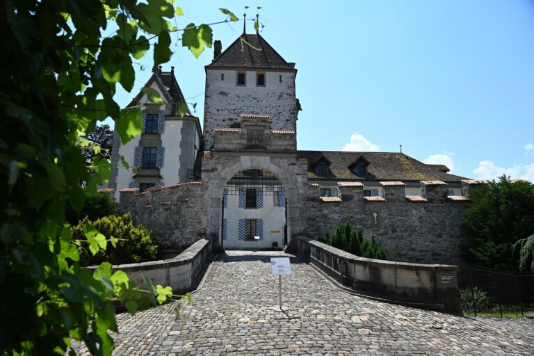 800 anos do Castelo de Oberhofen: dos Eschenbach ao advogado americano