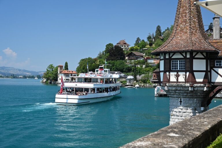 Castelo de Oberhofen: o palácio dentro do Lago Thun