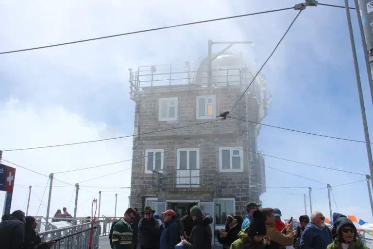 Sphinx no Jungfraujoch: o terraço panorâmico e o observatório