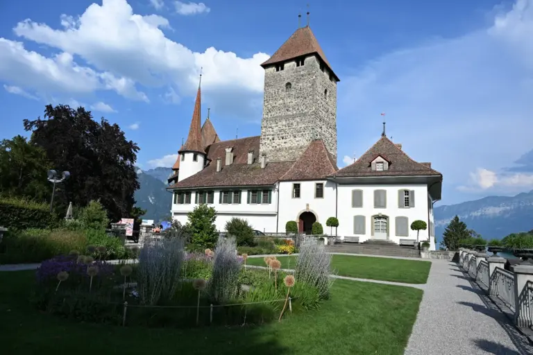 Spiez, Suíça: o que fazer, castelo e Lago Thun